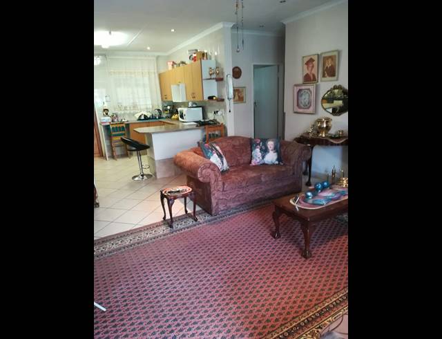 3 BEDROOM TOWNHOUSE FOR SALE IN CLAREMONT